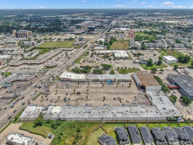 More Photos Of 921 W FM-1960, Houston Unknown For Sale