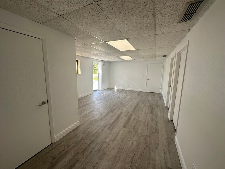 More Photos Of 8420 Epicenter Blvd, Lakeland Unknown For Lease