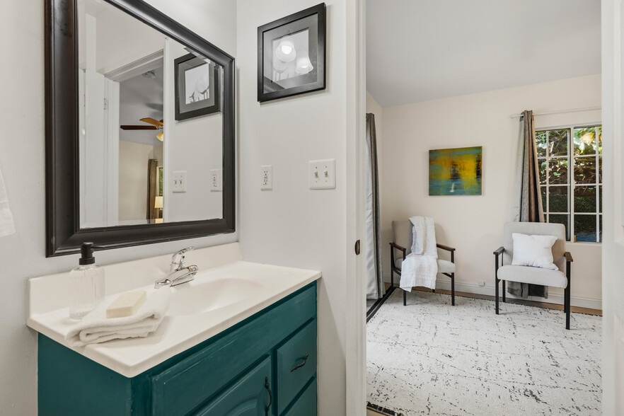 More Photos Of 5438-5440 Colfax Ave, Valley Village Apartments For Sale