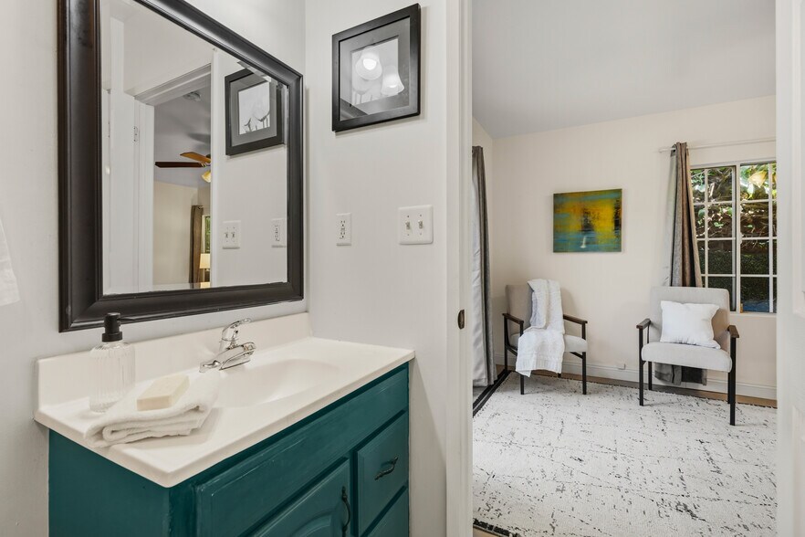 More Photos Of 5438 Colfax Ave, North Hollywood Multifamily For Sale