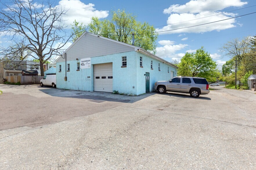 Primary Photo Of 320 Hamilton St, Norristown Auto Repair For Lease