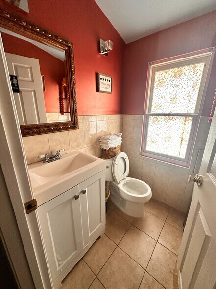 More Photos Of 1658 33rd St NW, Washington Storefront Retail Office For Sale