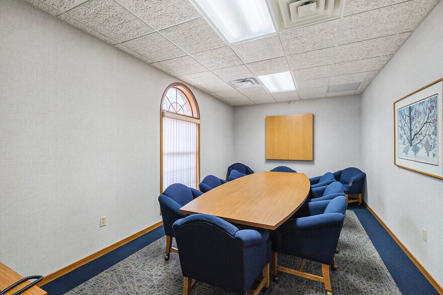 More Photos Of 1063 W Hill Rd, Flint Medical For Sale