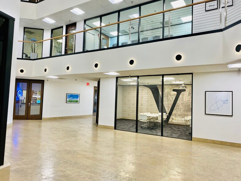 More Photos Of 8866 Gulf Fwy, Houston Unknown For Lease