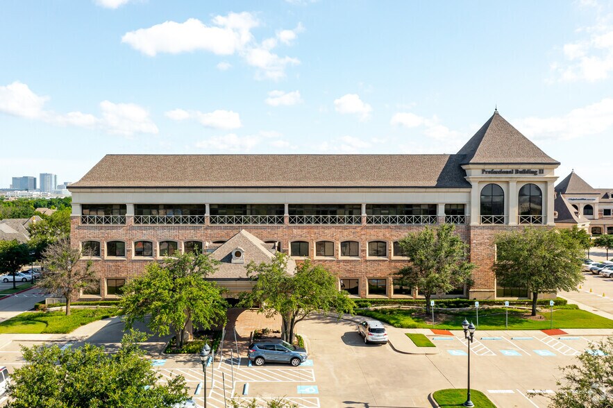 More Photos Of 5757 Warren Pky, Frisco Medical For Lease