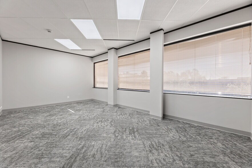 More Photos Of 1011 Highway 6 S, Houston Office For Lease