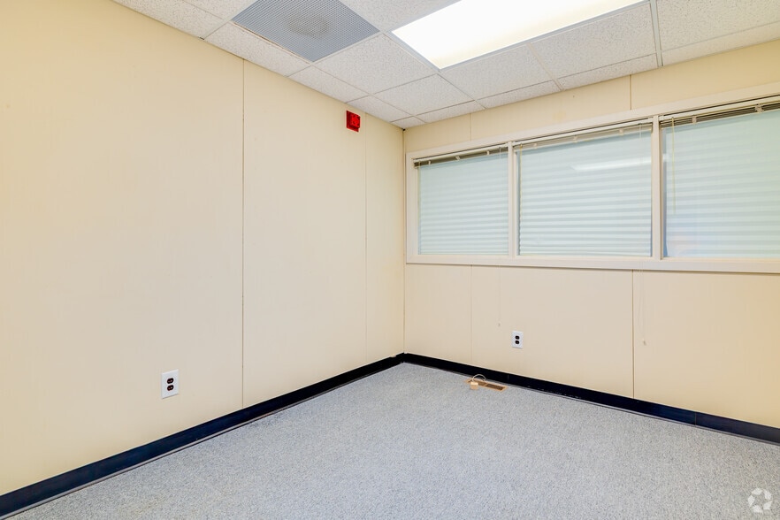 More Photos Of 100-1000 Birchfield Dr, Mount, Mount Laurel Unknown For Lease