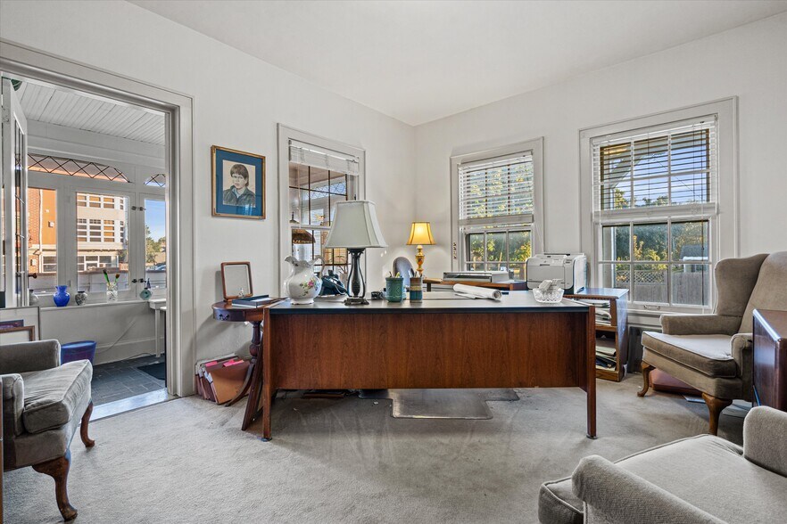 More Photos Of 2281 Swan Blvd, Milwaukee Office For Sale