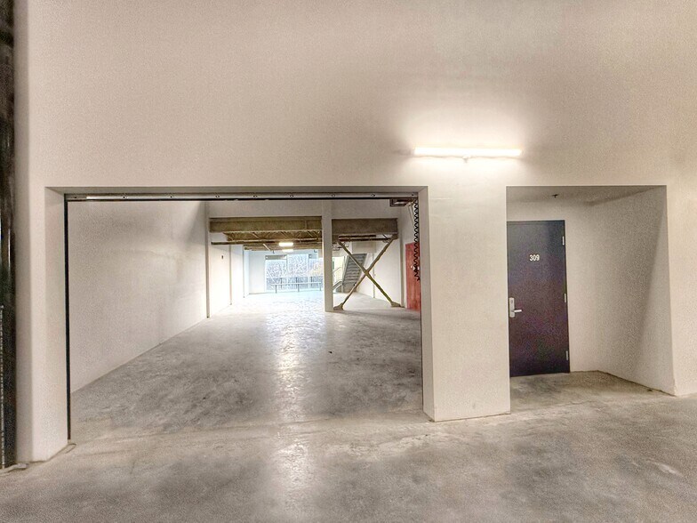 More Photos Of 4888 Vanguard Rd, Richmond Warehouse For Sale