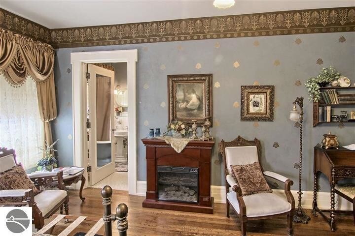 More Photos Of 230 Wellington St, Traverse City Hospitality For Sale