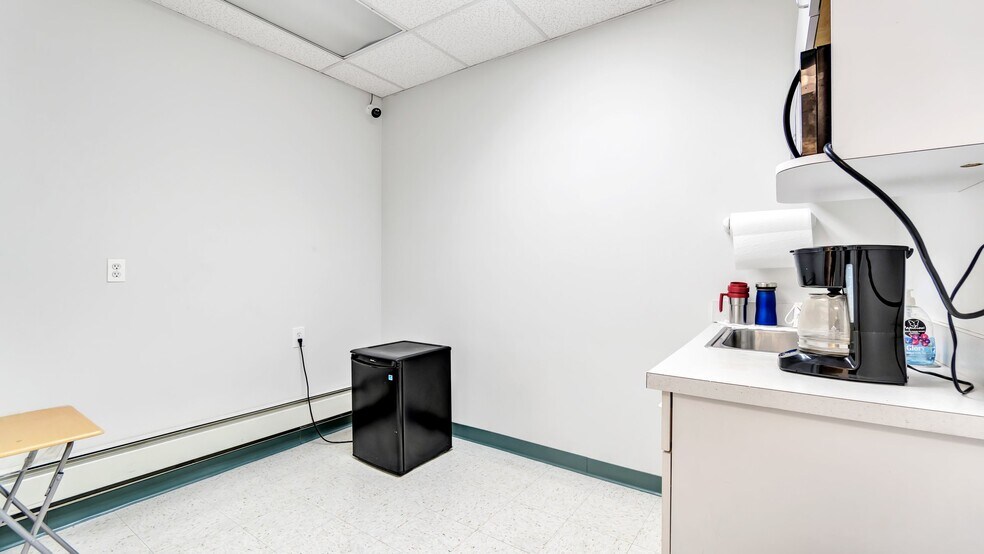 More Photos Of 2385 Arthur Ave, Bronx Storefront Retail Office For Lease