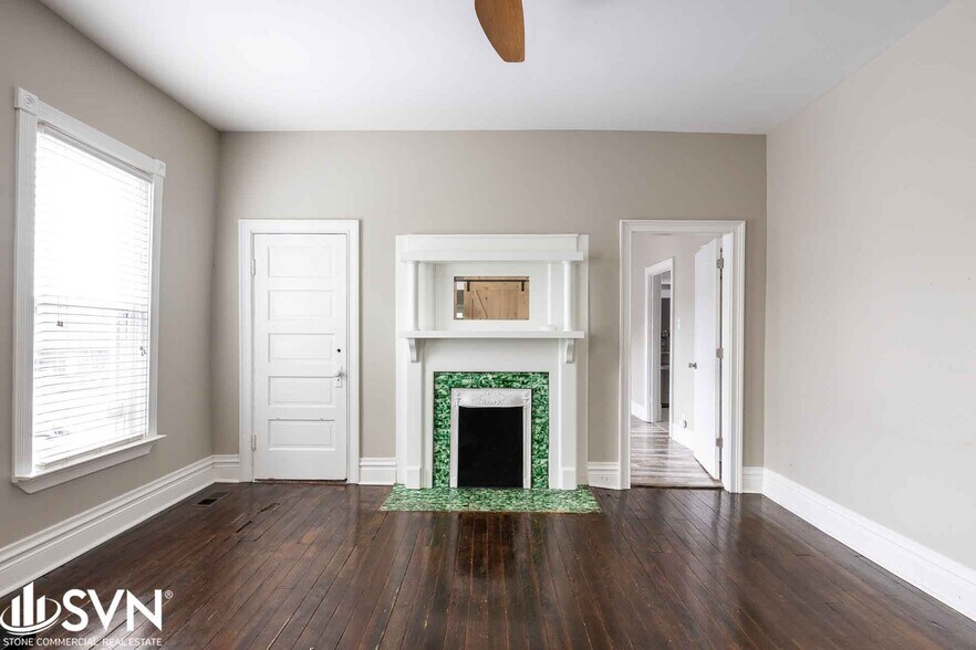 More Photos Of 240 E Third St, Lexington Office For Sale