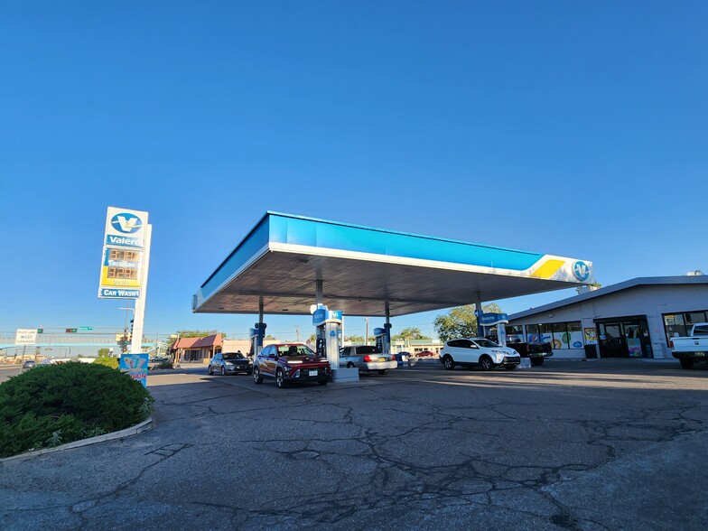 Primary Photo Of 1620 Carlisle Blvd SE, Albuquerque Convenience Store For Sale