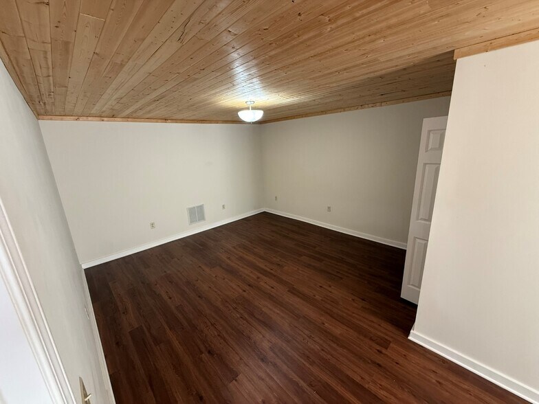 More Photos Of 221 W Main St, Woodbury General Retail For Sale