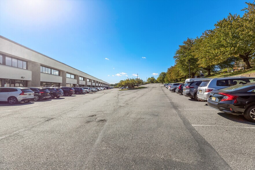 More Photos Of 575 Corporate Dr, Mahwah Industrial For Lease