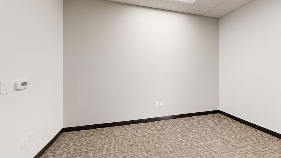 More Photos Of 905 E Queen Creek Rd, Chandler Unknown For Lease