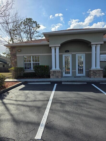 More Photos Of 2505-2511 Seven Springs Blvd, New Port Richey Office For Sale