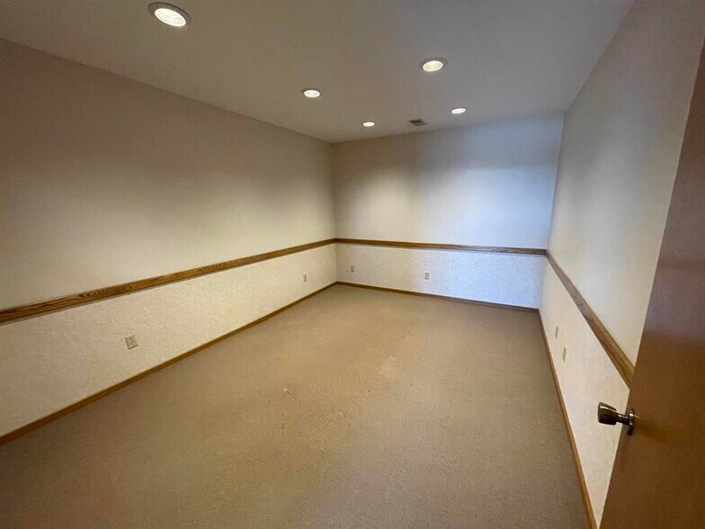 More Photos Of 3525 Patch St, Stevens Point Office For Lease