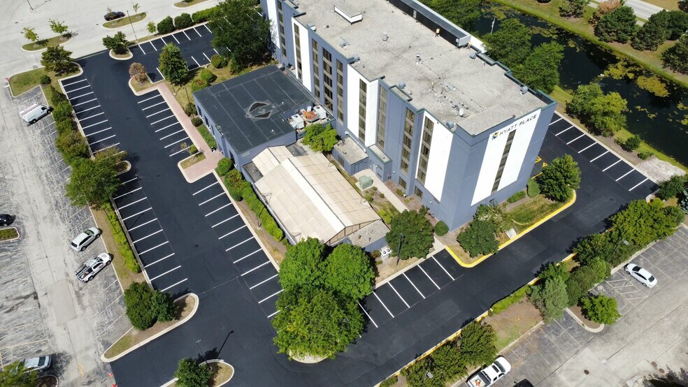 More Photos Of 1851 McConnor Pky, Schaumburg Hotel For Sale