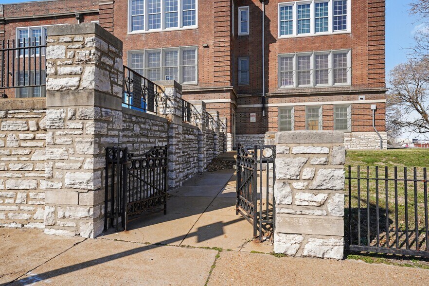 More Photos Of 3821 11th St, Saint Louis Specialty For Sale