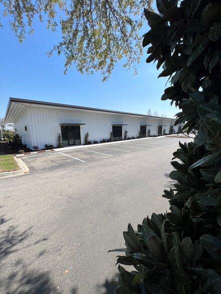 More Photos Of 1217 Remount Rd, North Charleston Warehouse For Lease