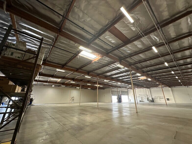 More Photos Of 1315 S Johnson Dr, City of Industry Warehouse For Lease