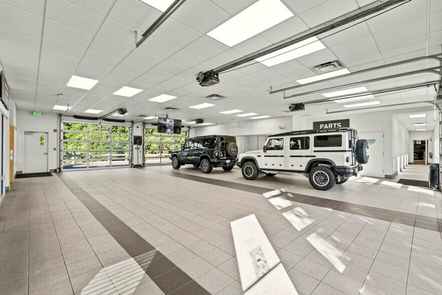 More Photos Of 100 Federal Rd, Danbury Auto Dealership For Sale