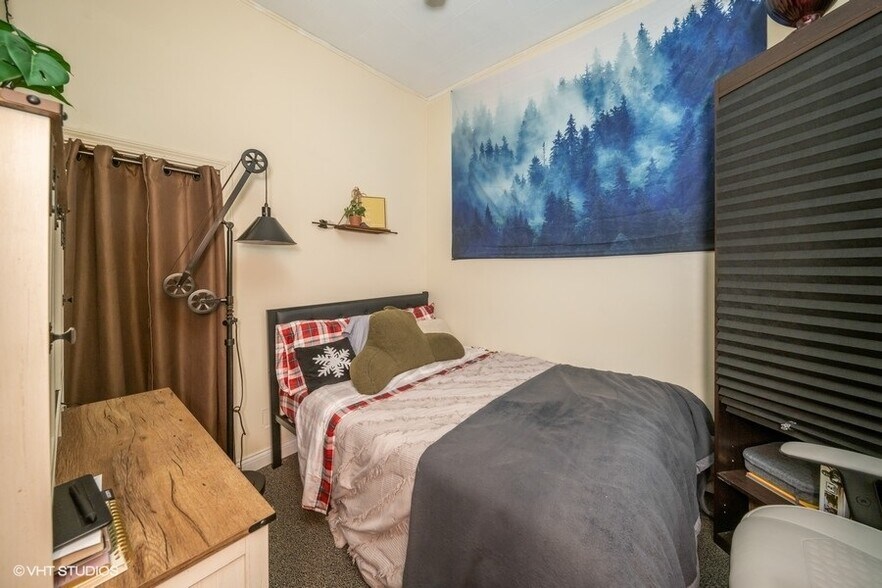 More Photos Of 2410 S Blue Island Ave, Chicago Storefront Retail Residential For Sale