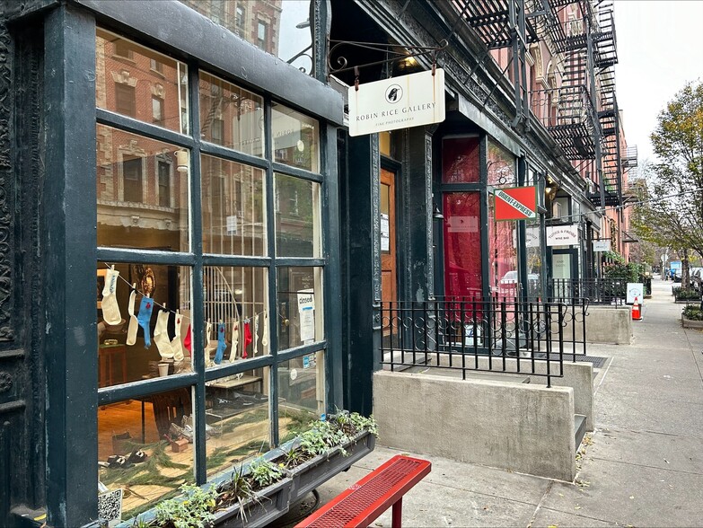 More Photos Of 323 W 11th St, New York Apartments For Lease
