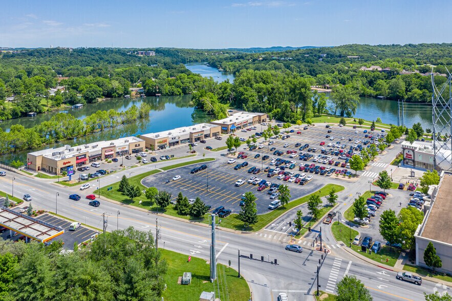 More Photos Of 482-490 Branson Landing Blvd, Branson General Retail For Sale