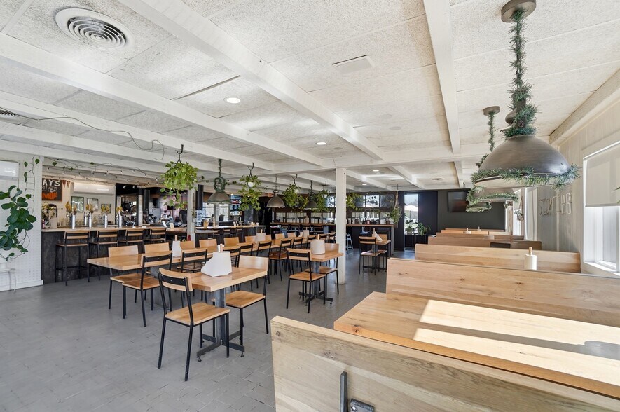 More Photos Of 1256 Columbus Rd, Granville Restaurant For Sale