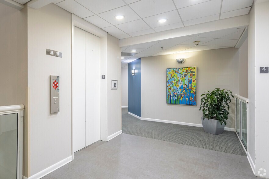 More Photos Of 140 Stoneridge Dr, Columbia Coworking Space