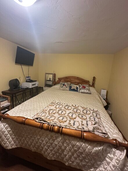 More Photos Of 18 S Alvin Ailey St, Rogers Freestanding For Sale