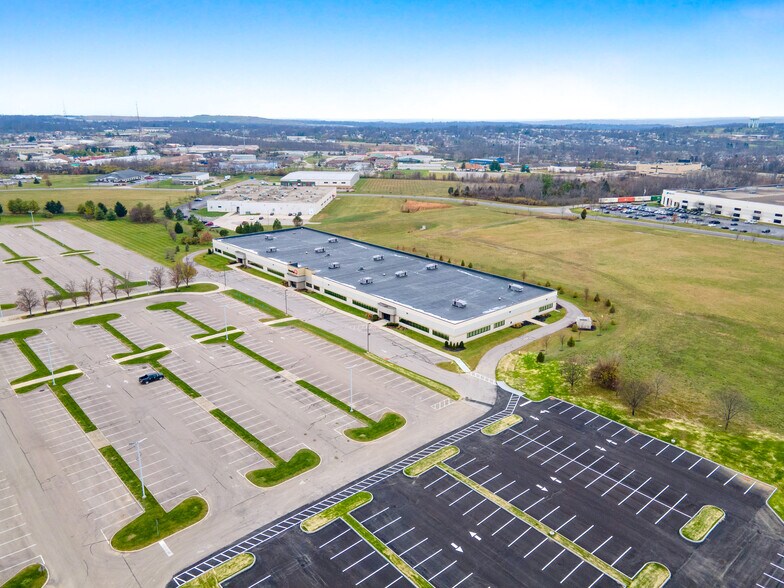 More Photos Of 1876 Waycross Rd, Cincinnati Office For Sale