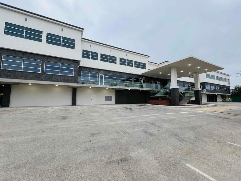 More Photos Of 8701 Menchaca Rd, Austin Medical For Sale