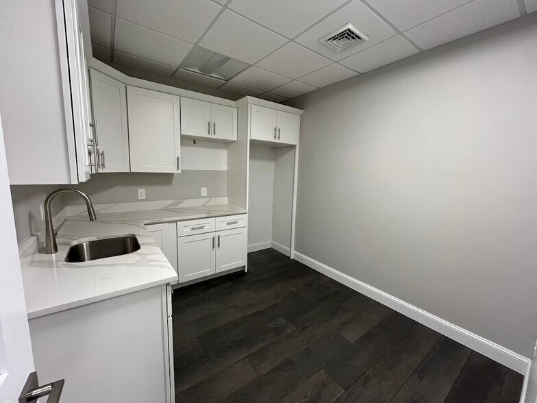 More Photos Of 397-401 Lowell St, Lexington Storefront For Lease