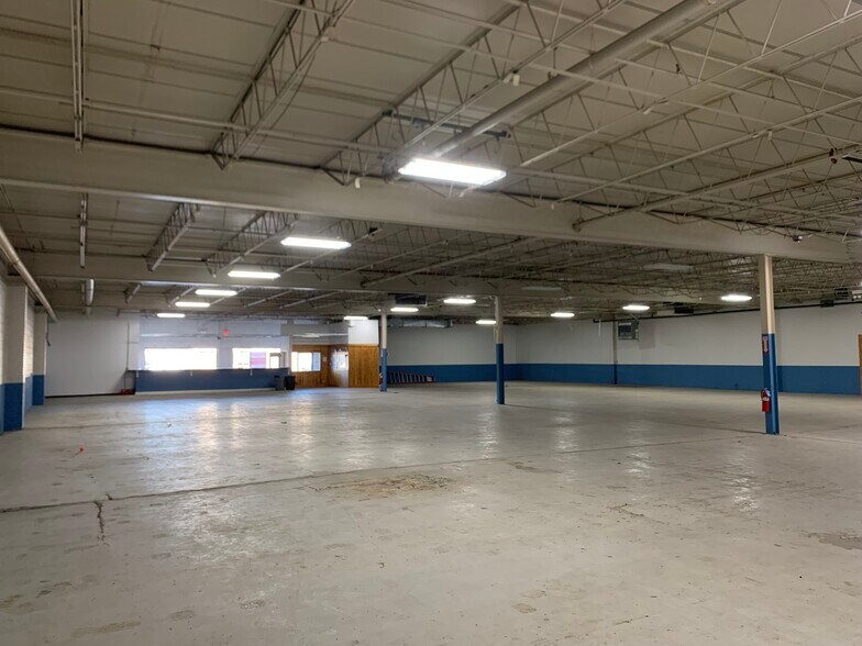 More Photos Of 3545-3575 Grand Ave, Gurnee Unknown For Lease