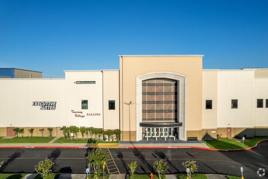 More Photos Of 10000 Emmett F Lowry Expy, Texas City Unknown For Lease