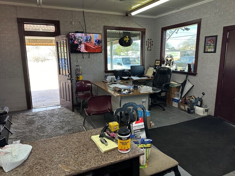 More Photos Of 410 Highway 51, Brookhaven Auto Dealership For Sale