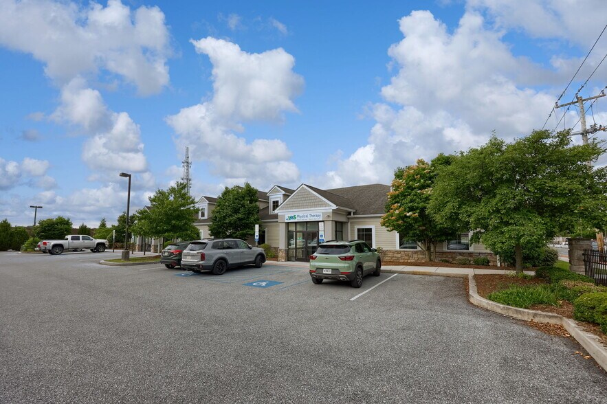 More Photos Of 60 Doe Run Rd, Manheim Medical For Lease