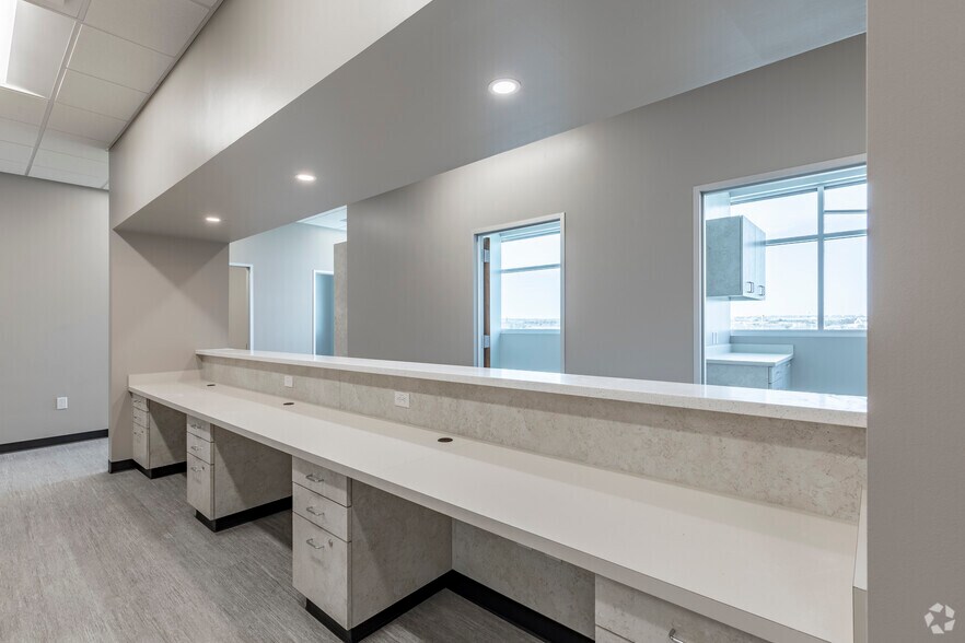 More Photos Of 1180 Seton Pky, Kyle Medical For Lease