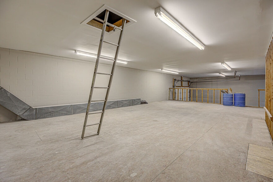 More Photos Of 4420 S Dixie Hwy, Franklin Office For Sale