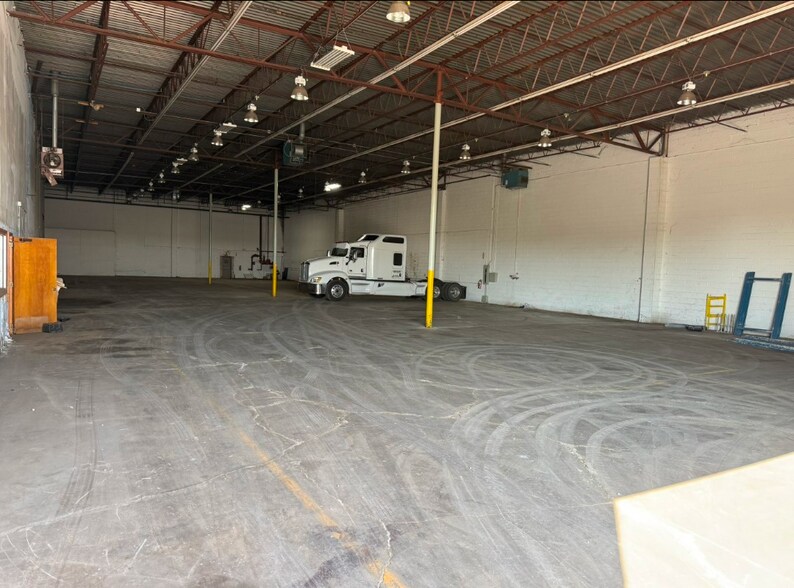 More Photos Of 8400 Colorado St, Merrillville Manufacturing For Lease
