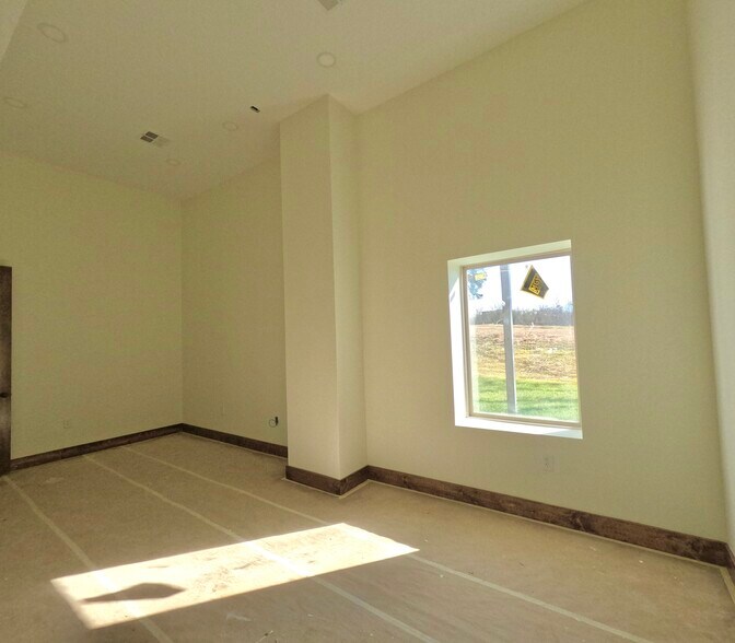 More Photos Of 1050 Cairo Rd, Gallatin Warehouse For Lease