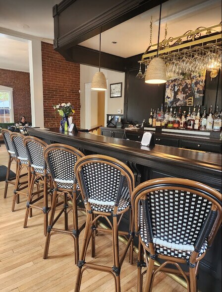 More Photos Of 515 S Main St, Saint Charles Restaurant For Sale