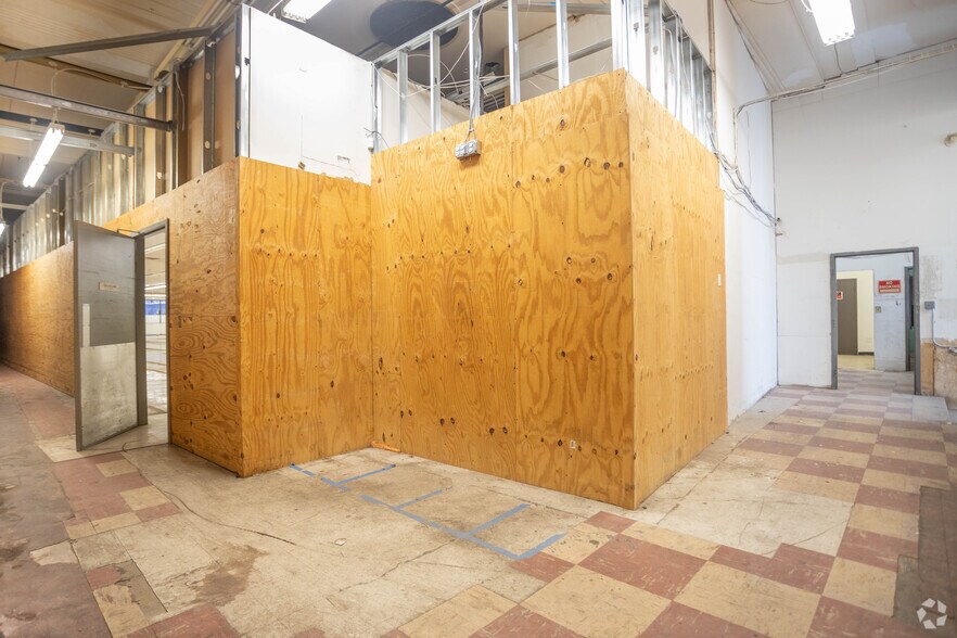 More Photos Of 17-21 N Pearl St, Albany Office For Sale