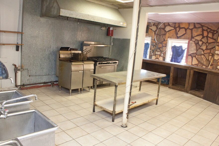 More Photos Of 2997 Campbellton Rd SW, Atlanta Restaurant For Sale