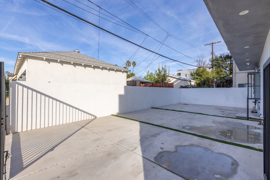More Photos Of 10857 Morrison St, North Hollywood Apartments For Sale
