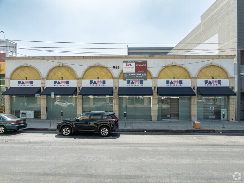 More Photos Of 948 Crocker St, Los Angeles Storefront Retail Office For Lease