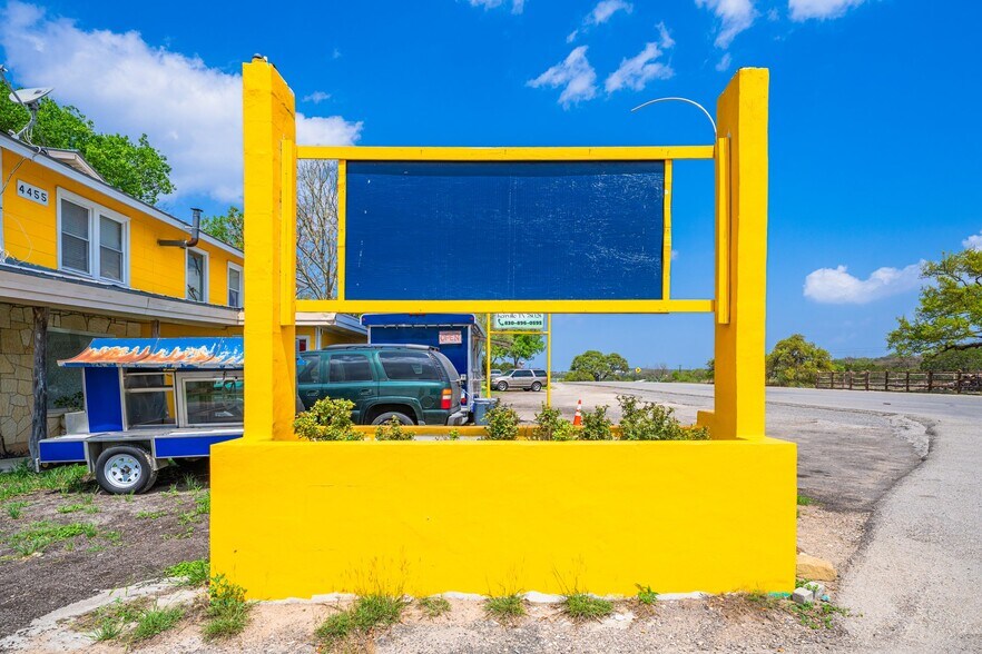 More Photos Of 4455 Highway 27, Kerrville Flex For Sale
